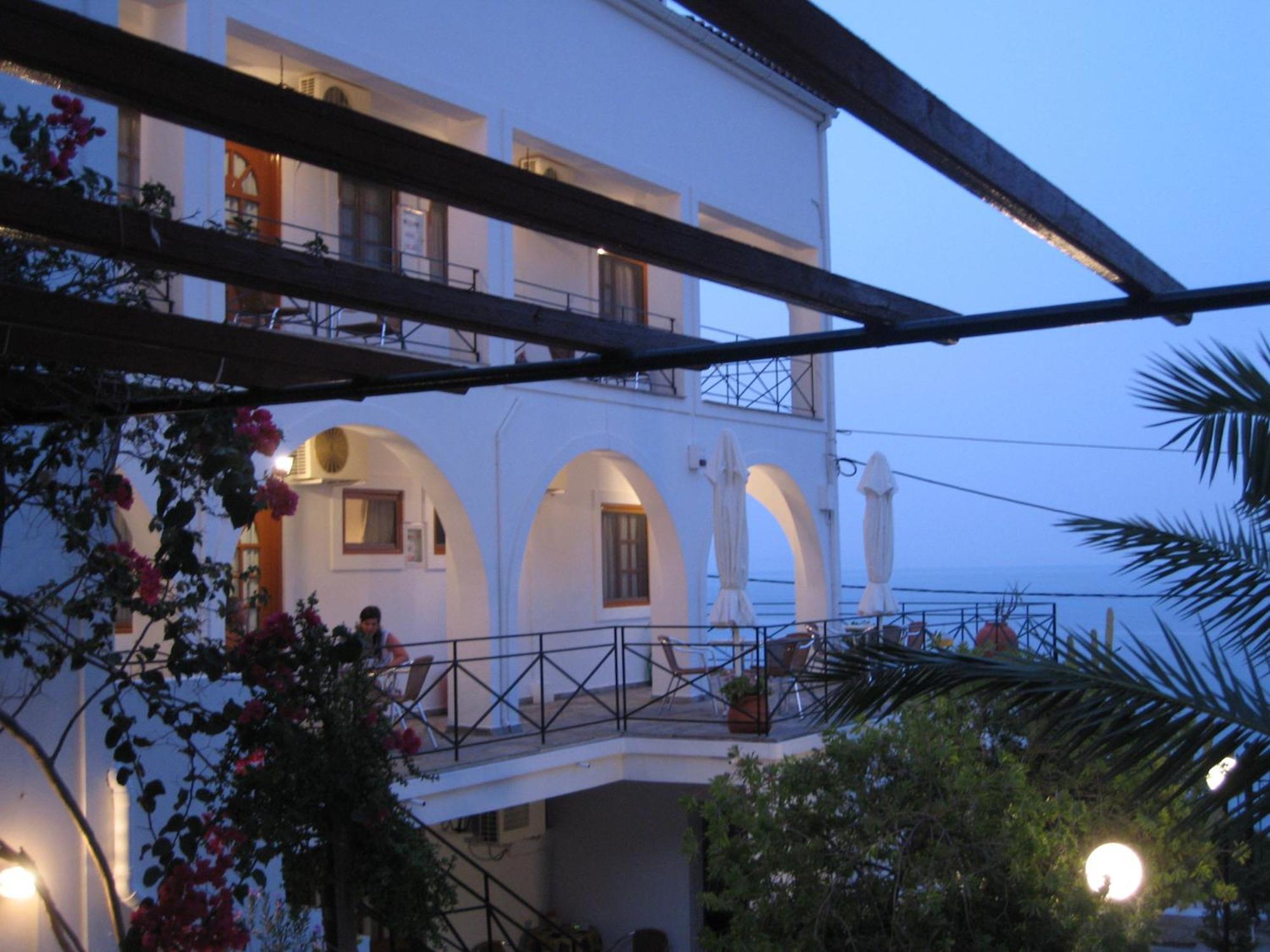 Travlos Studios Eleios-Pronnoi Exterior photo